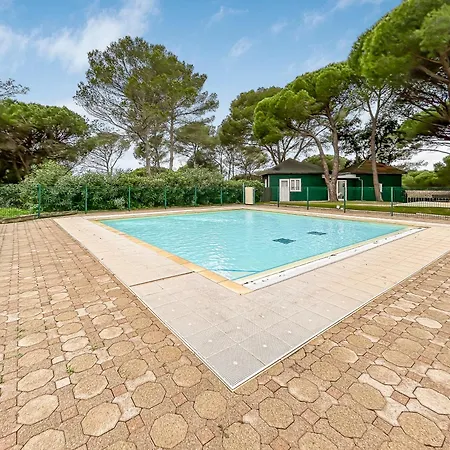 Résidence Ensoleillée Avec Piscine *