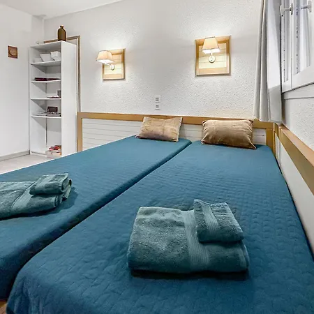 بيت للعطل Ensoleillee Avec Piscine *
